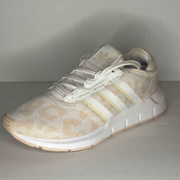 Adidas Swift Run Women's Sneaker Size 5.5 - Picture 10 of 11